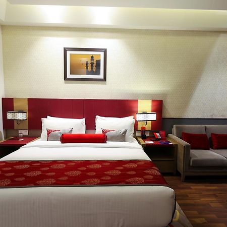 Ramada Plaza By Wyndham Lucknow Hotel ภายนอก รูปภาพ