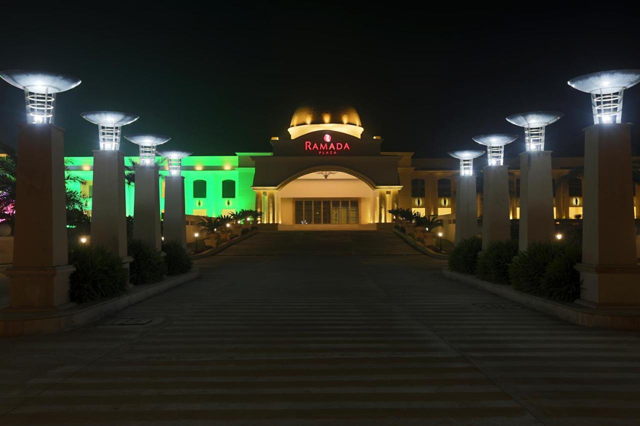 Ramada Plaza By Wyndham Lucknow Hotel ภายนอก รูปภาพ