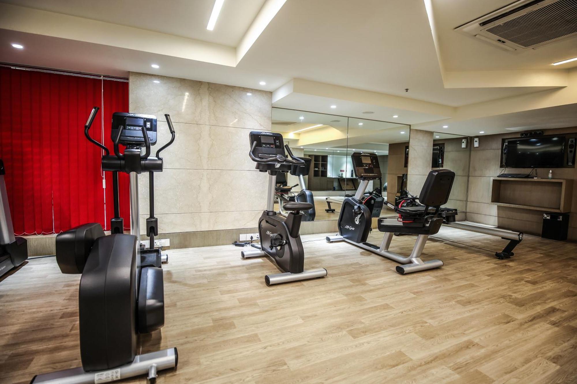 Ramada Plaza By Wyndham Lucknow Hotel ภายนอก รูปภาพ
