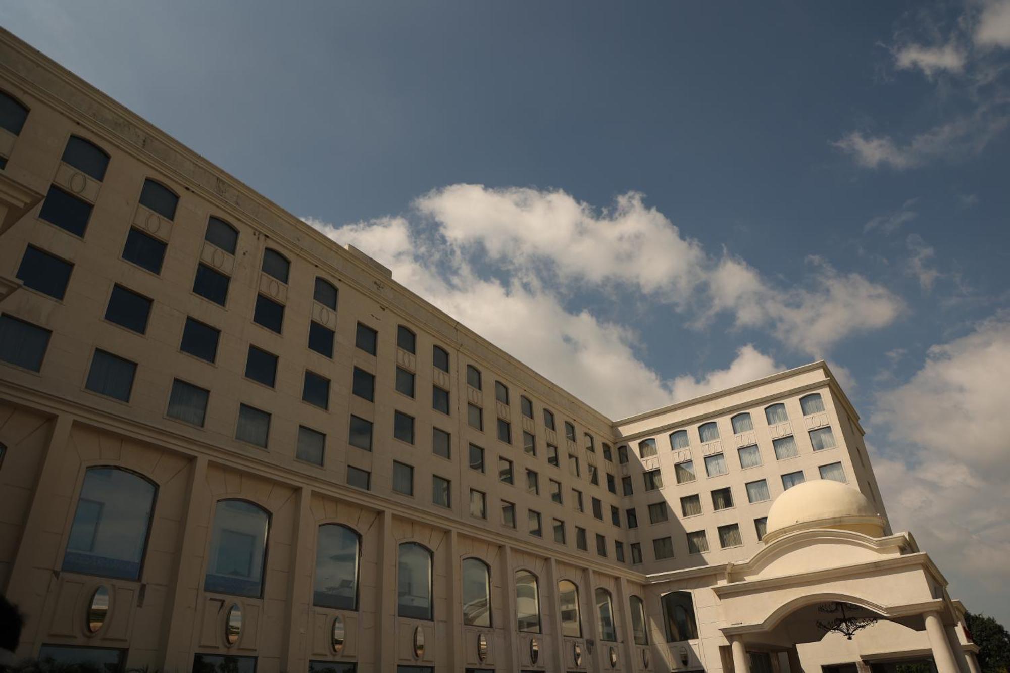 Ramada Plaza By Wyndham Lucknow Hotel ภายนอก รูปภาพ