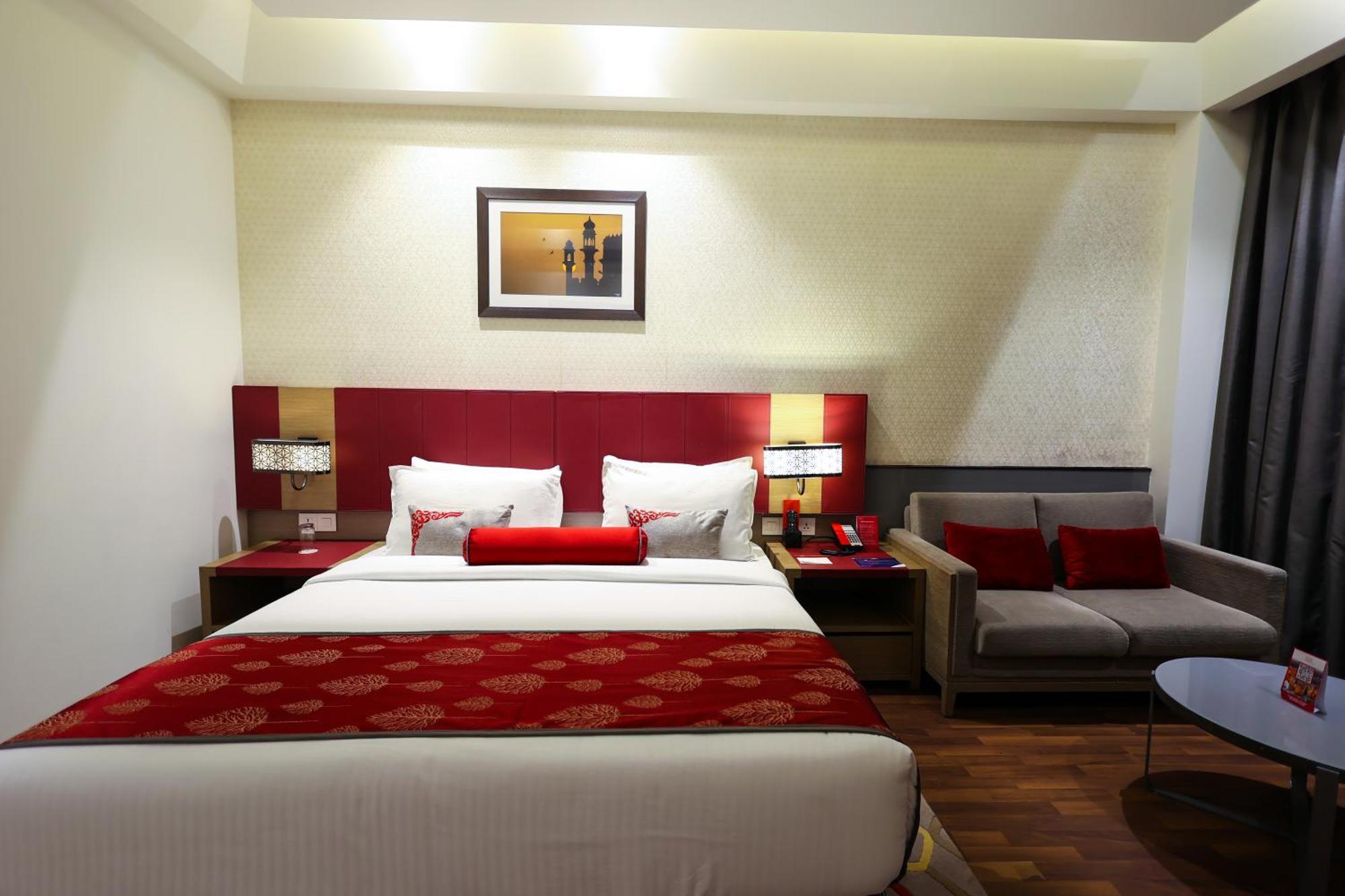 Ramada Plaza By Wyndham Lucknow Hotel ภายนอก รูปภาพ