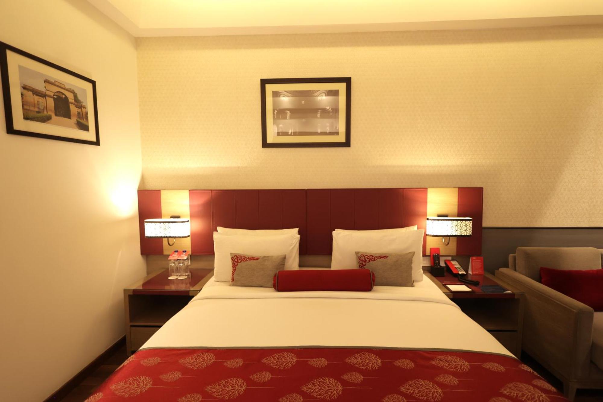 Ramada Plaza By Wyndham Lucknow Hotel ภายนอก รูปภาพ